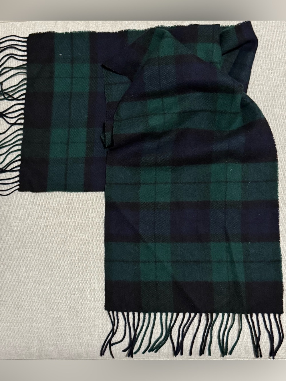 Vintage Wool Scarf-Tartan style Green/Black Plaid-GUC-Tiny Hole